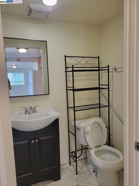 1112 Adason Dr, San Leandro CA: https://media.crmls.org/mediaz/84c807d4-2fd8-4398-b4b6-0e05aa5f669f.jpg