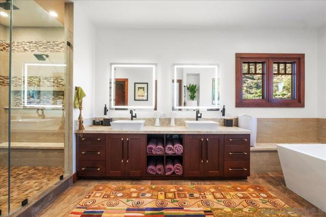 8018 La Milla, Rancho Santa Fe CA: https://media.crmls.org/mediaz/84c8ff9b-faca-4cf1-a0b2-f4891cc59b2d.jpg