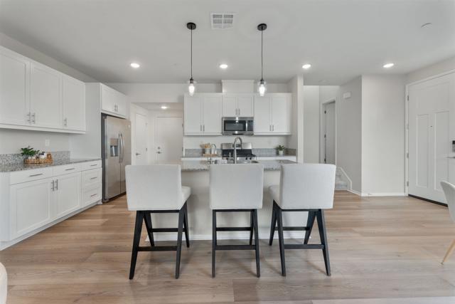 Detail Gallery Image 9 of 39 For 212 Perennial Pl, Fallbrook,  CA 92028 - 3 Beds | 2/1 Baths