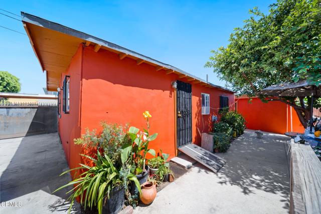 1449 1451 E 75th Street, Los Angeles CA: https://media.crmls.org/mediaz/84ca36ca-f3bc-47bc-914e-aaf0910ddf0a.jpg