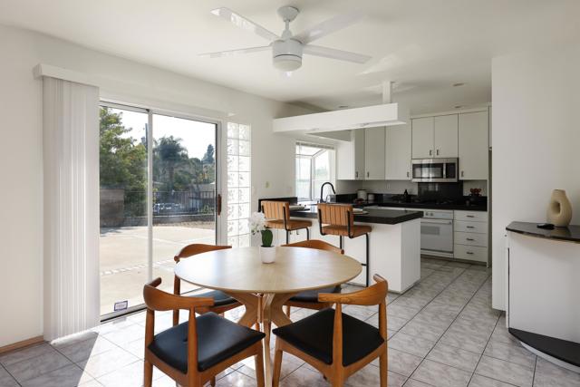 9977 Cristobal Dr, Spring Valley CA: https://media.crmls.org/mediaz/84ca56be-8df3-44b2-89a5-c519c6904438.jpg