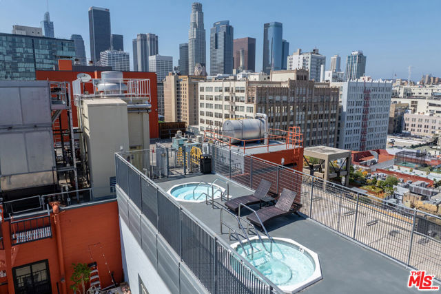 746 S Los Angeles Street, Los Angeles CA: https://media.crmls.org/mediaz/84ca5b98-5736-483a-bc56-8f809b7ea2f1.jpg