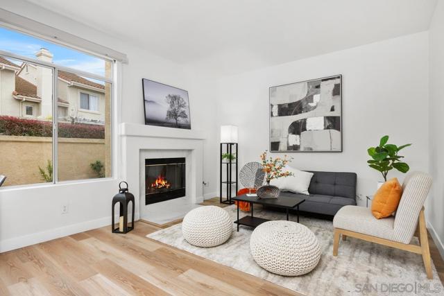 11020 Creekbridge Pl, San Diego CA: https://media.crmls.org/mediaz/84ca725c-7f68-496c-acbf-20e3761997b8.jpg