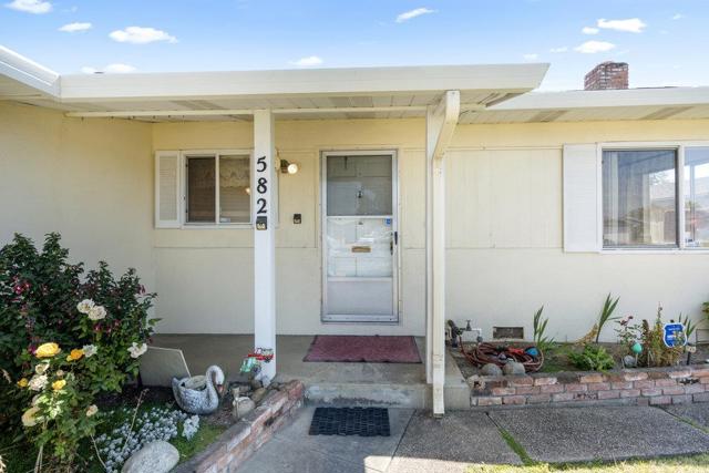 582 E Alvin Drive, Salinas CA: https://media.crmls.org/mediaz/84ca8b1b-0f29-4d85-91de-827766642d0e.jpg