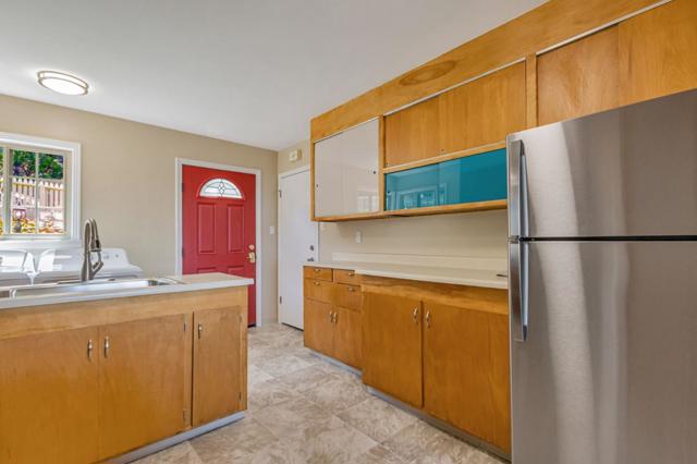 253 Humboldt Road, Brisbane CA: https://media.crmls.org/mediaz/84ca9de4-fbc7-4d14-be8f-bd91c7720c69.jpg
