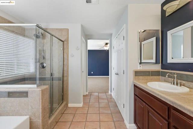 145 Warhol Way, Oakley CA: https://media.crmls.org/mediaz/84cae93a-d5c7-430b-ac48-cca953187ef2.jpg