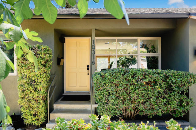 10316 Newhome Avenue, Sunland CA: https://media.crmls.org/mediaz/84cb32a7-a309-4548-b968-bc11fe687fff.jpg