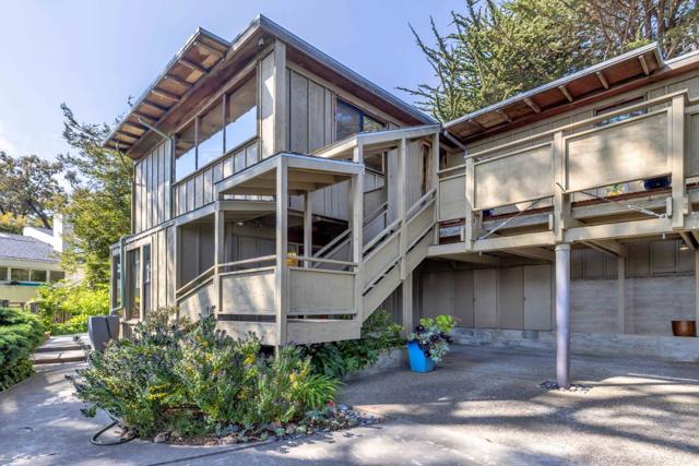 3405 Rio Road, Carmel CA: https://media.crmls.org/mediaz/84cb5fa7-8a5b-453c-a3c0-e91ff2ae7289.jpg