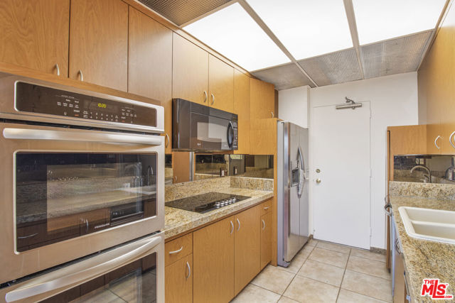 10701 Wilshire Boulevard, Los Angeles CA: https://media.crmls.org/mediaz/84cb9379-64cd-4961-80bd-bbdb2d85c239.jpg