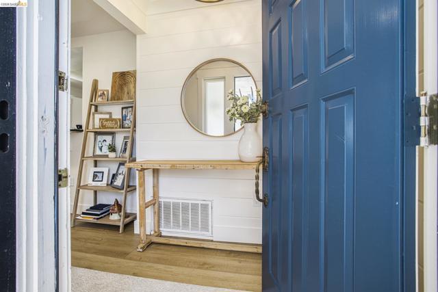 1550 Trawler St, Discovery Bay CA: https://media.crmls.org/mediaz/84cbb0a0-c41c-479b-82e1-ac8bd22ece28.jpg