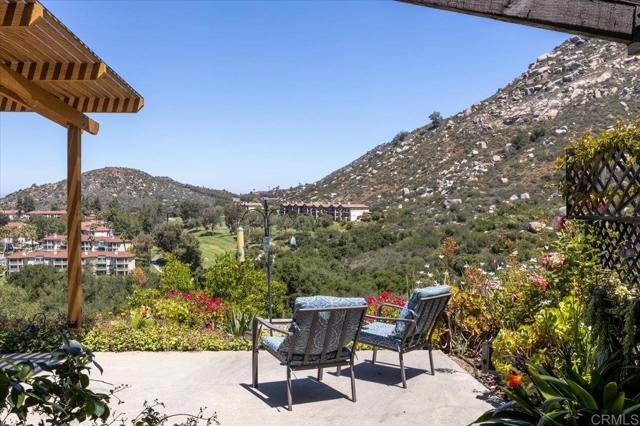 8975 Lawrence Welk Dr, Escondido CA: https://media.crmls.org/mediaz/84cbb62f-e3ab-4a34-98ac-f35c1fdfe7c4.jpg