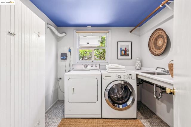 952 Kingston Ave, Piedmont CA: https://media.crmls.org/mediaz/84cbc012-7bac-4c40-9b04-f5350083a90a.jpg