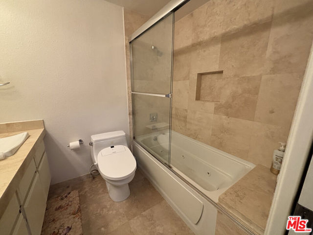 2222 N Beachwood Drive, Los Angeles CA: https://media.crmls.org/mediaz/84cbd17d-ef93-4a83-9b5e-04bcadc01f0e.jpg