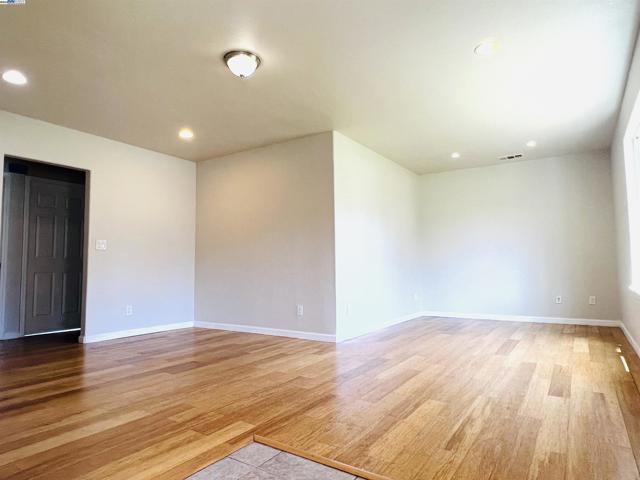 6223 Dairy Ave, Newark CA: https://media.crmls.org/mediaz/84cc1fc4-15ea-4284-a1d8-d3093bbb491c.jpg