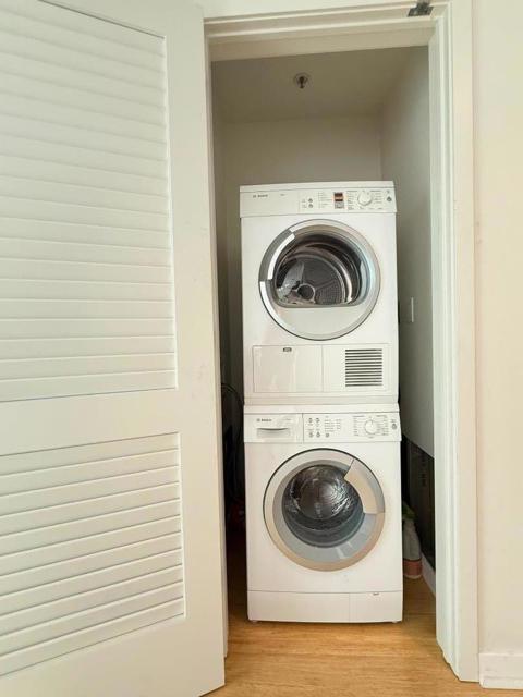 338 Spear Street, San Francisco CA: https://media.crmls.org/mediaz/84cc9a52-a5aa-406b-b282-3956fd7ad8ca.jpg