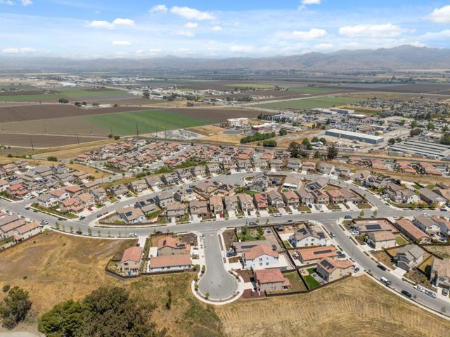 410 Thistle Court, Hollister CA: https://media.crmls.org/mediaz/84ccce63-42cc-40f7-9934-7e69d5f780e6.jpg