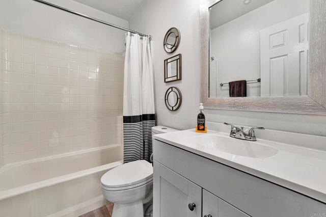 2139 Kirkcaldy Road, Fallbrook CA: https://media.crmls.org/mediaz/84ccd1a0-a923-4958-bae1-ff6c55ab2467.jpg