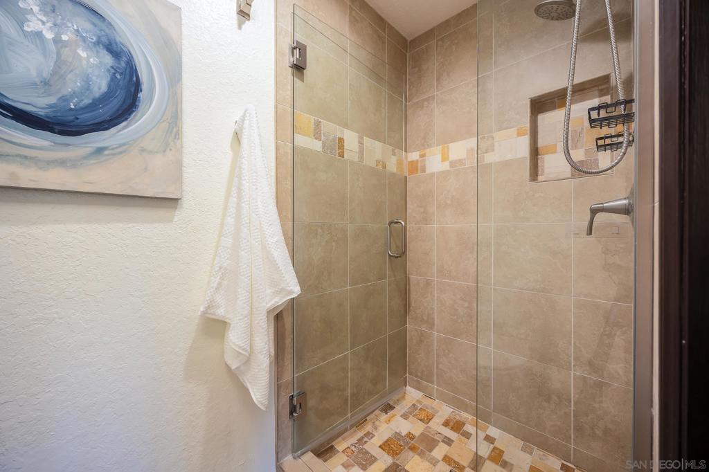 MLS #250031792SD image #14