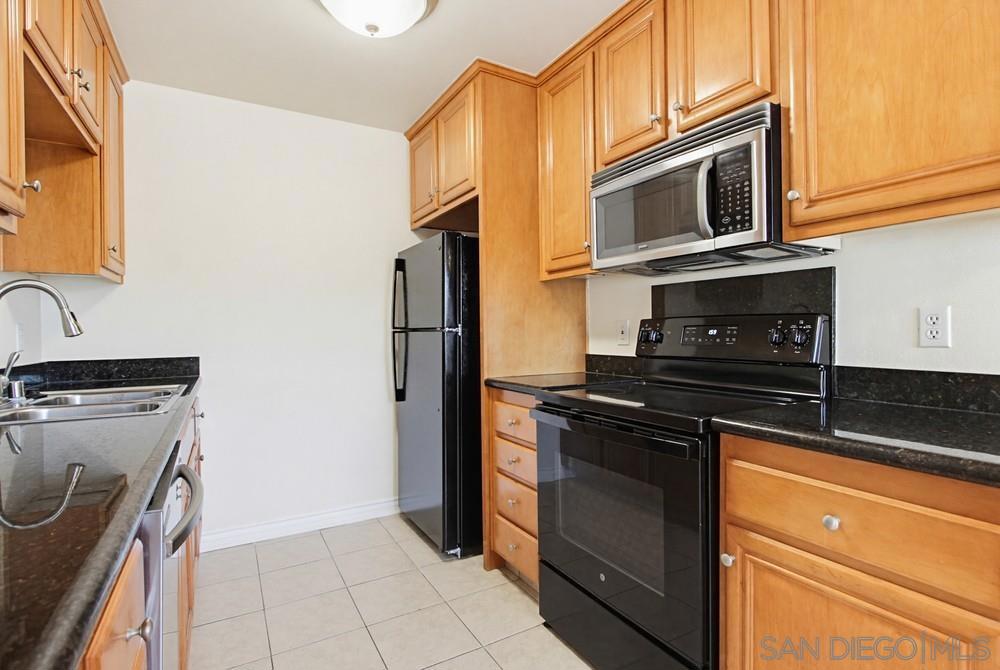 9939 Erma Rd - photo 15