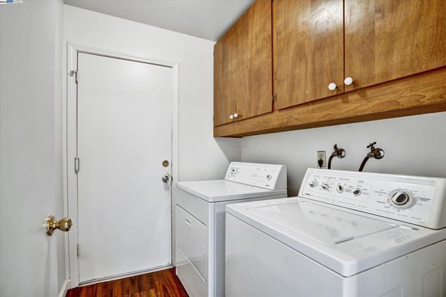 3432 Barmouth Dr, Antioch CA: https://media.crmls.org/mediaz/84cd88b9-7665-47eb-ac0a-1208bbdeff94.jpg