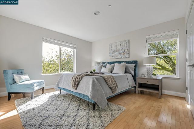 4 Berrybrook Hollow, Orinda CA: https://media.crmls.org/mediaz/84ce29fb-1456-4036-b0c3-c89339382a67.jpg