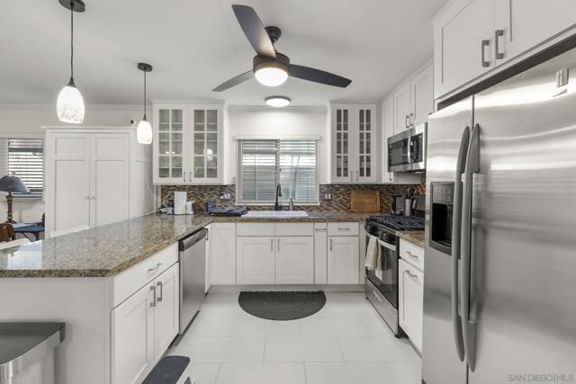 7004 San Bartolo, Carlsbad CA: https://media.crmls.org/mediaz/84cec785-75fd-442b-b699-3efa277de81d.jpg