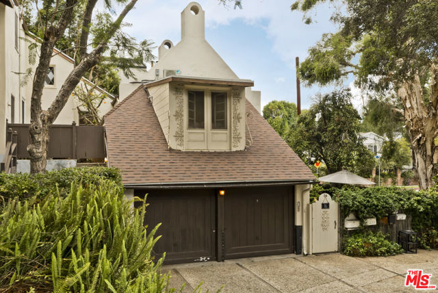 Drew Fenton | 271 Beloit Avenue Los Angeles CA | MLS: 7455926