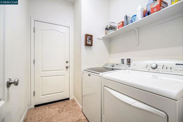 4637 Appleglen St, Antioch CA: https://media.crmls.org/mediaz/84cf3dbc-7b72-465a-bcc9-860877e2382e.jpg