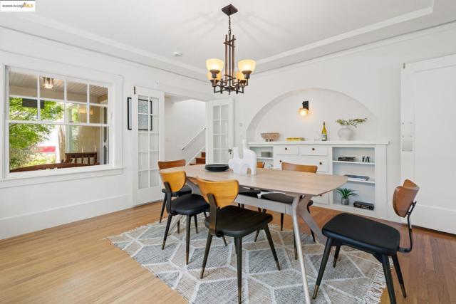 355 Arlington Ave., Berkeley CA: https://media.crmls.org/mediaz/84cf511a-8379-4fb4-85ed-bf909b8977c2.jpg