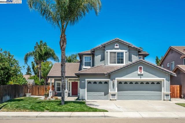 2315 Sabrina Way, Tracy CA: https://media.crmls.org/mediaz/84cf8f15-cd2d-43f9-ad44-1614450611ec.jpg