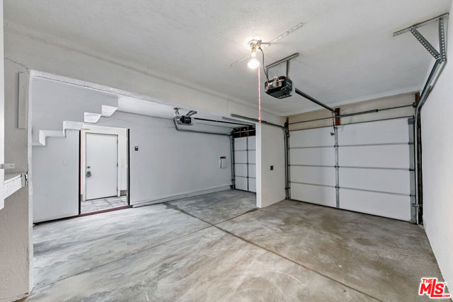 20438 Pacific Coast Highway, Malibu CA: https://media.crmls.org/mediaz/84cfbda9-544d-4f16-a49b-491dd408fc76.jpg