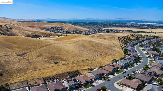 3680 Mallard Ct, Antioch CA: https://media.crmls.org/mediaz/84d00741-8aab-425f-9441-a52d6f8432d8.jpg