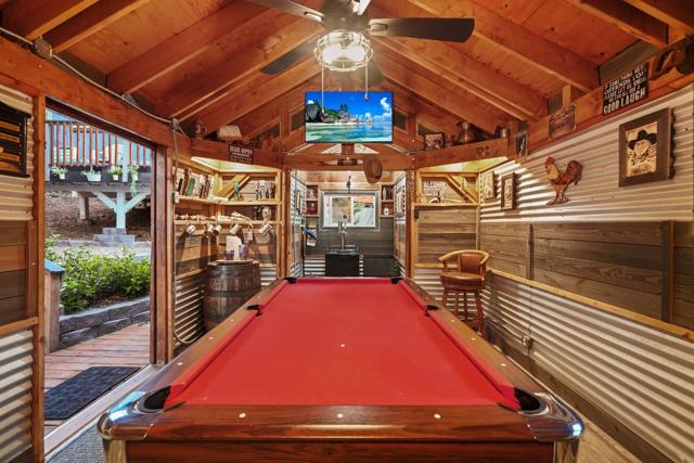 574 Lucerne Drive Drive, Big Bear CA: https://media.crmls.org/mediaz/84d0a8bf-f39d-481c-a268-bcd3284aaac7.jpg