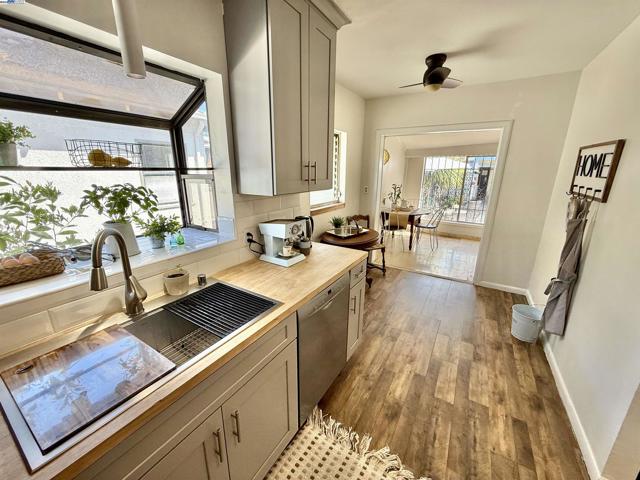 Image 19 of 57 For 574 Lewis Ave