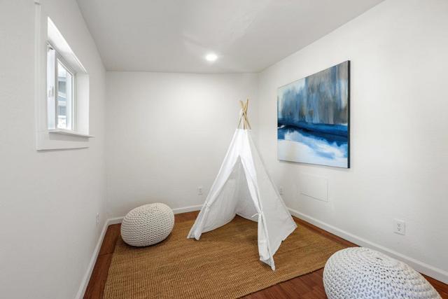 609 Fallon Avenue, San Mateo CA: https://media.crmls.org/mediaz/84d1a0a3-1e0e-4cb7-ad86-752b80af7b60.jpg