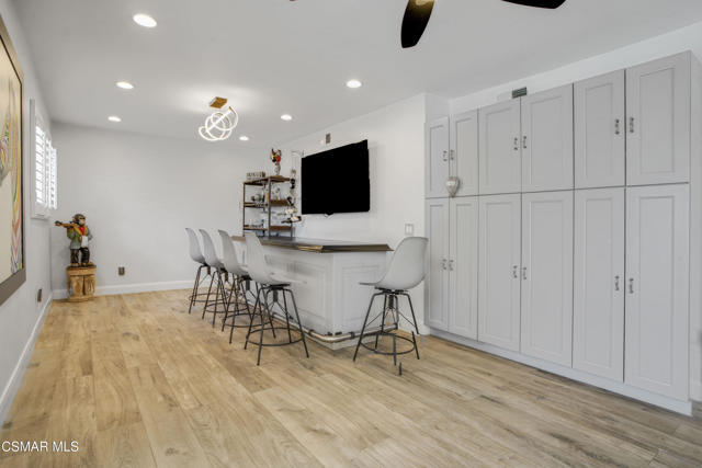 30836 Overfall Drive, Westlake Village CA: https://media.crmls.org/mediaz/84d1ba23-c4fe-4407-9c15-de2afd25ee76.jpg