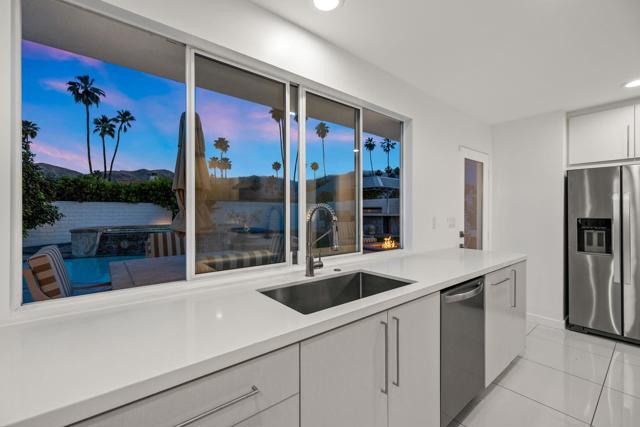 2943 Guadalupe Road, Palm Springs CA: https://media.crmls.org/mediaz/84d2014b-1bd8-4b8c-92e0-1523d92844ac.jpg