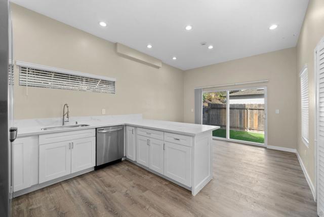 5126 5128 Alumni Pl, San Diego CA: https://media.crmls.org/mediaz/84d20295-5e3b-4e7f-8ce0-679ca50d6200.jpg