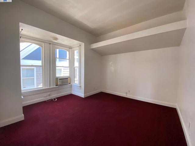 712 S 2Nd St, San Jose CA: https://media.crmls.org/mediaz/84d26912-550d-4b35-8d6b-ce1640f989b3.jpg