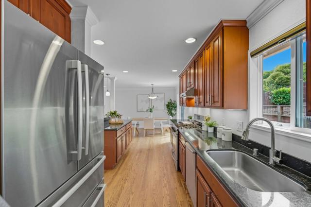 2315 Cheshire Way, Redwood City CA: https://media.crmls.org/mediaz/84d2b740-c343-4cb0-a0d6-d3be74506e66.jpg