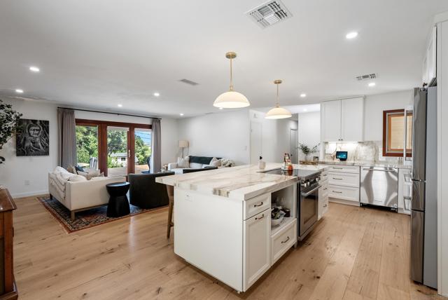 1714 Highland Place Dr, Paso Robles CA: https://media.crmls.org/mediaz/84d3196e-7388-4692-8b84-248e051586c3.jpg