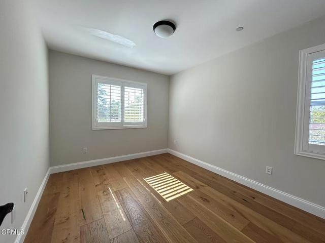 2339 Park Avenue, Montrose CA: https://media.crmls.org/mediaz/84d34560-eaad-4c4f-8e61-391bd41dd78a.jpg