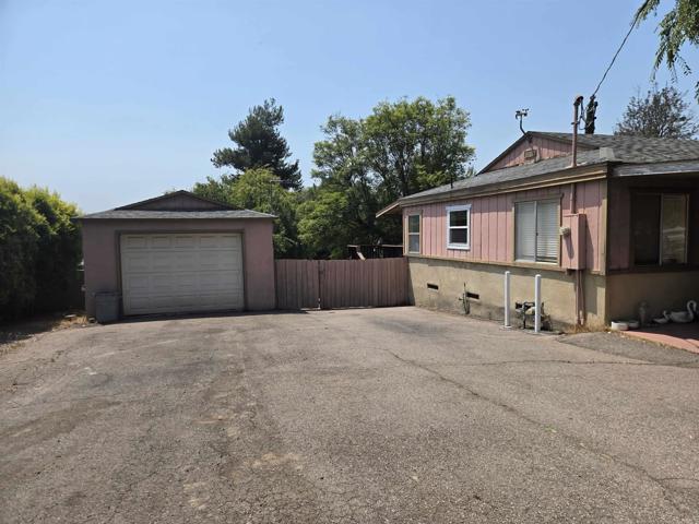 3560 Ybarra Road, Spring Valley CA: https://media.crmls.org/mediaz/84d36313-7b69-4be1-aa08-bcd39b855c8c.jpg