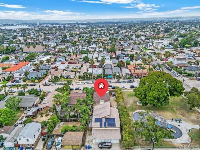 4725 Saratoga Avenue, San Diego CA: https://media.crmls.org/mediaz/84d3871b-1ec3-4cc8-add4-e1ab47d36d7b.jpg