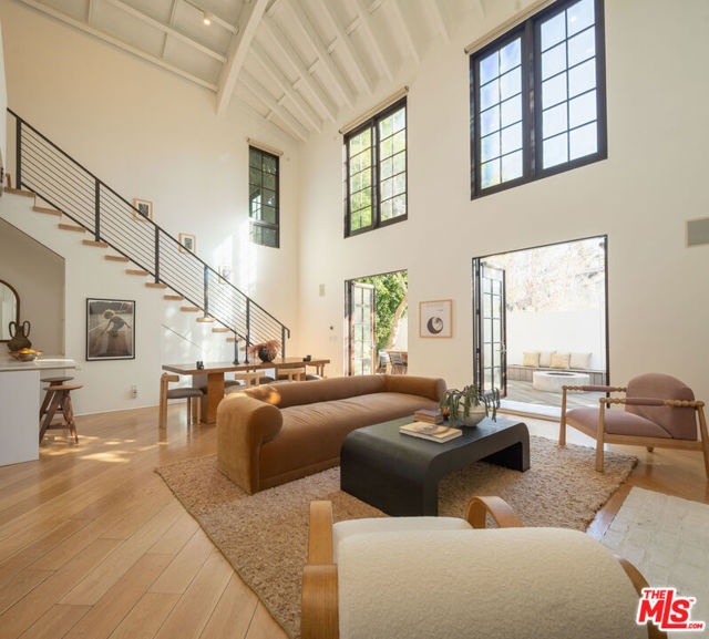 509 Santa Clara Avenue, Venice CA: https://media.crmls.org/mediaz/84d38f8d-7366-4da6-8c2b-c7f0ac466c3a.jpg