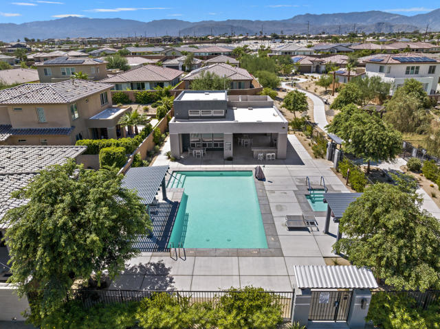 74350 Millennia Way, Palm Desert CA: https://media.crmls.org/mediaz/84d39537-323e-41e1-919f-d124d6cb1e20.jpg