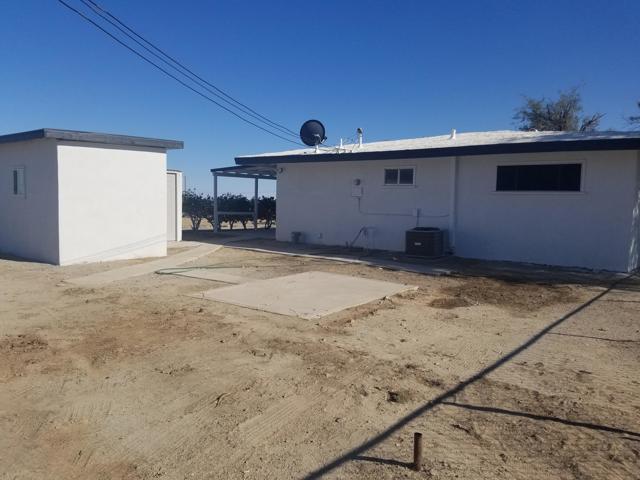 1048 Sea Ryder back Yard