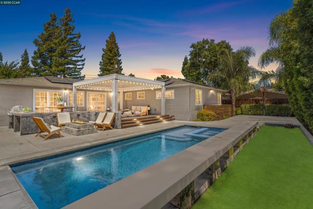 1519 Sunny Ct, Walnut Creek CA: https://media.crmls.org/mediaz/84d51fb1-dd9f-4c37-863d-218273acbb97.jpg