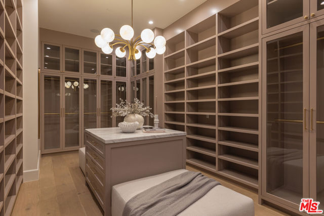 1682 San Onofre Drive, Pacific Palisades CA: https://media.crmls.org/mediaz/84d6215d-d53c-41fd-9d23-db50c0b2e2ac.jpg