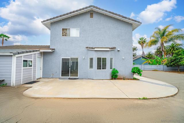 119 Smilax Rd, Vista CA: https://media.crmls.org/mediaz/84d73c58-f0c0-4adf-8b93-4c70c0246e3d.jpg